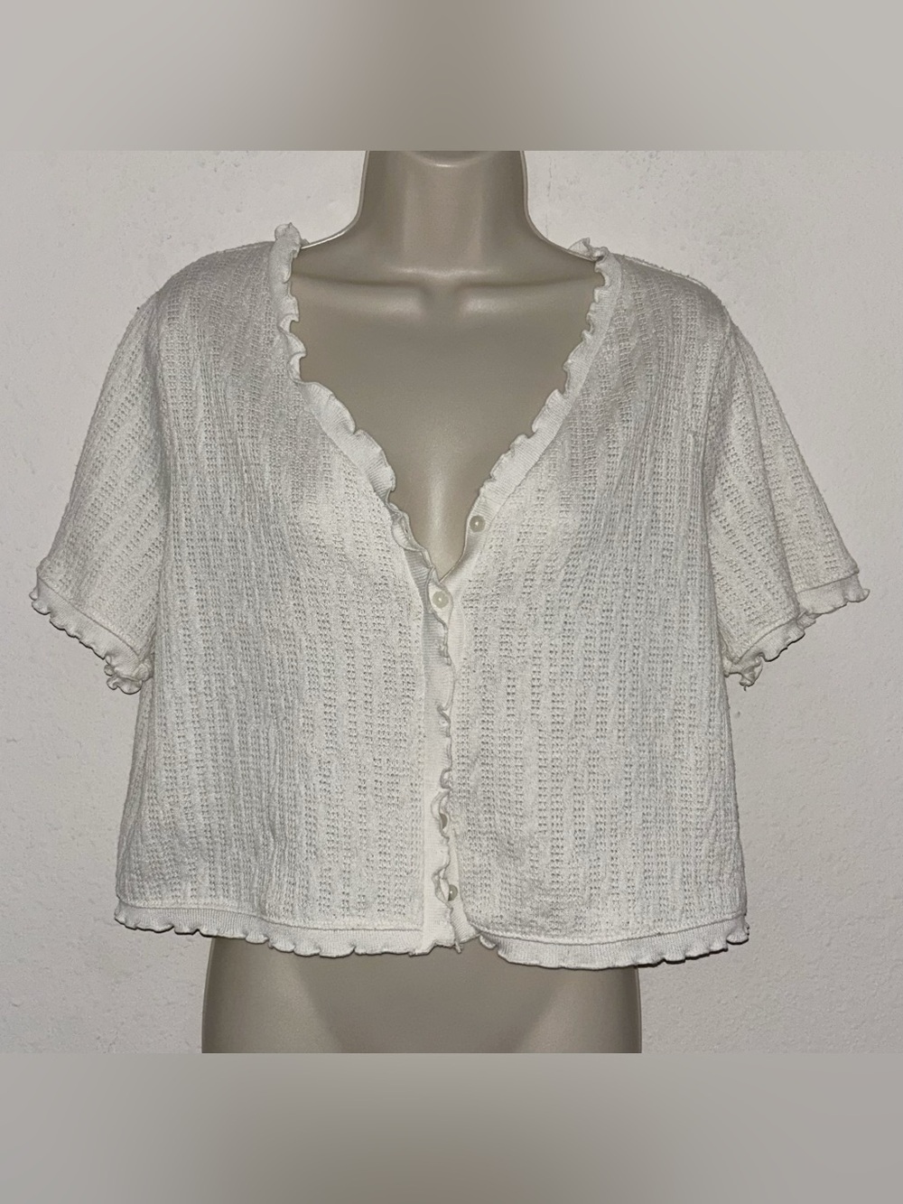 H&M Cream Ruffled Button-Front Cardigan Top